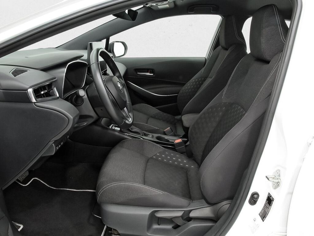 Toyota Corolla 140H Active Plus 8