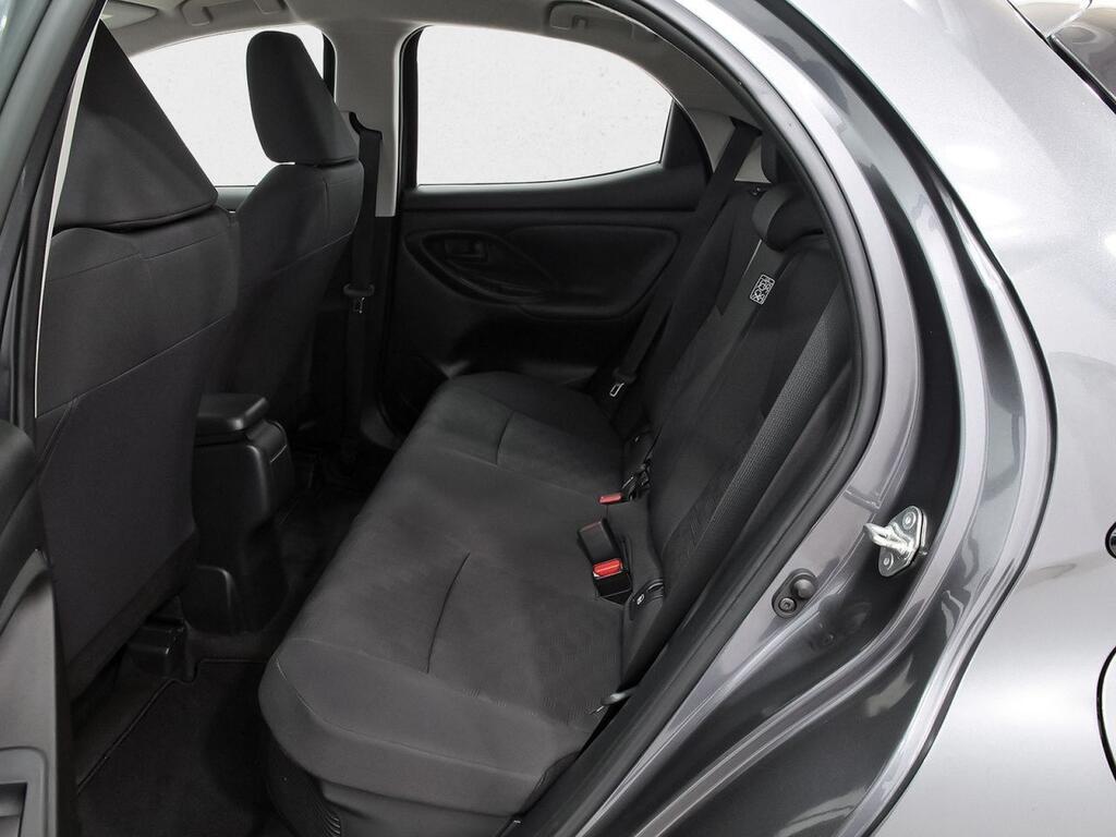 Toyota Yaris 1.5 120H Active Plus 9