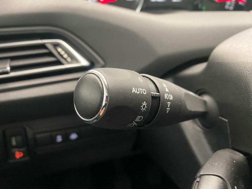 Peugeot 308 SW Style 1.2 PureTech 96KW (130CV) S&S 26