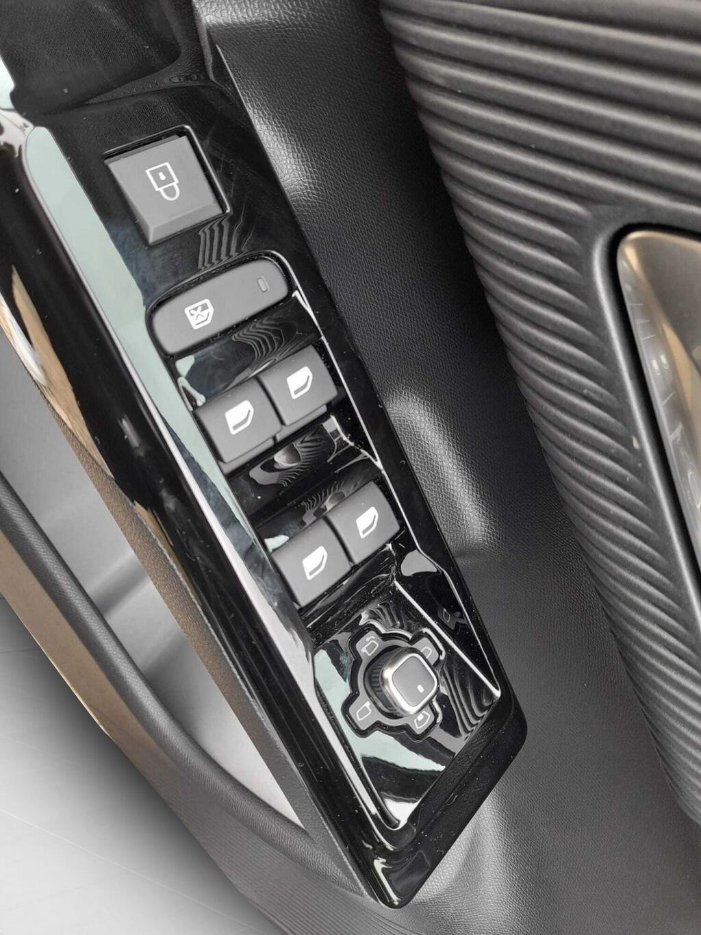 Citroën C5 Aircross HYBRID 107kW (145CV) e-DCS6 Max 18