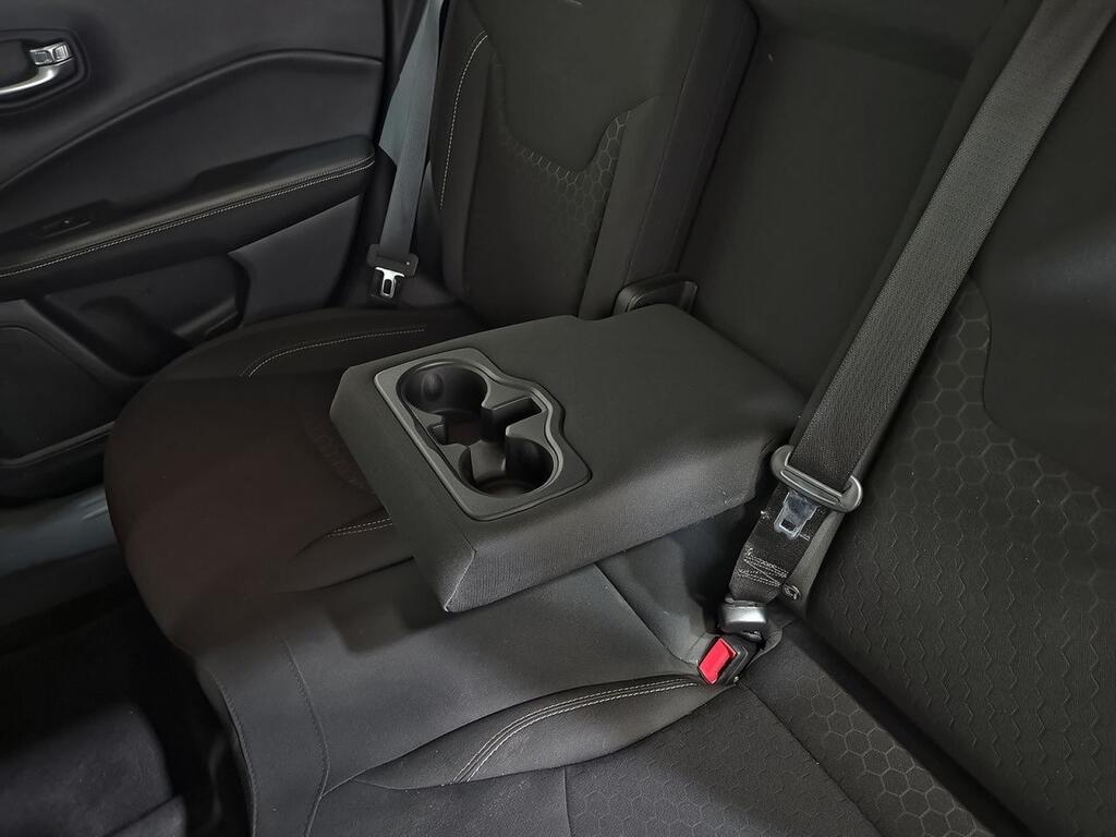 Jeep Compass 1.4 Mair 103kW Business 4x2 26