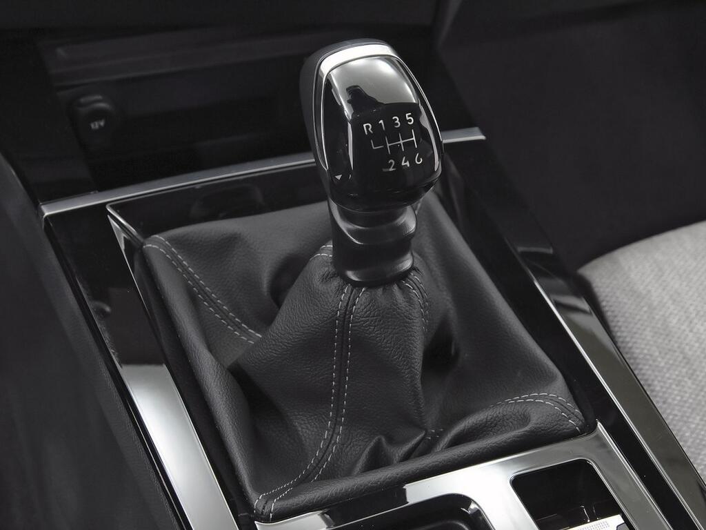 Opel Astra 1.2T XHT 96kW (130CV) Elegance 32