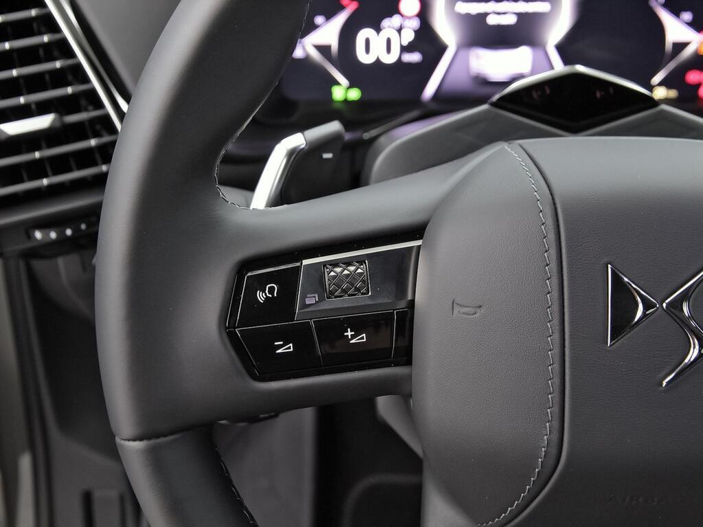 DS DS 7 BlueHDi 130 Automático RIVOLI 17