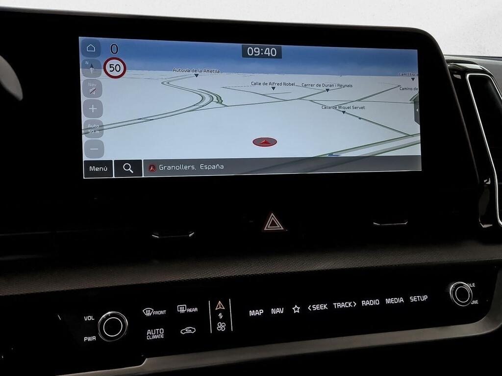 Kia Sportage 1.6 T-GDi MHEV 180CV Tech 4x4 DCT 21