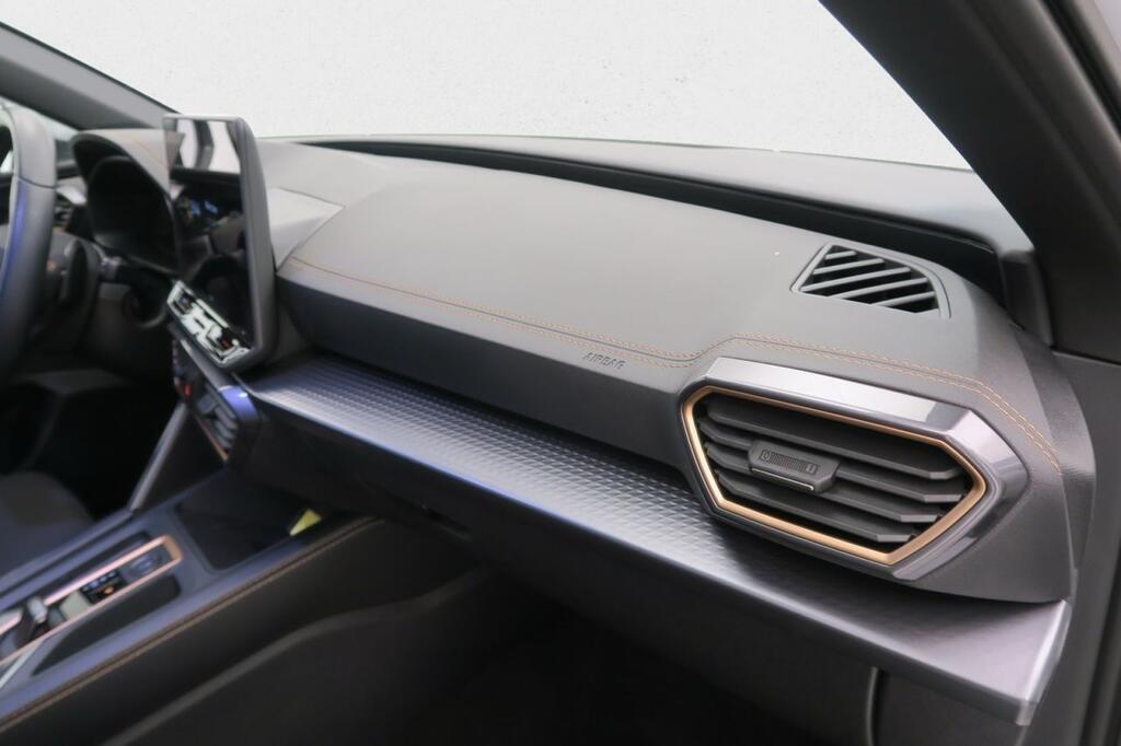 Cupra León ST 1.5 ETSI MHEV DSG 150 CV 5P 16