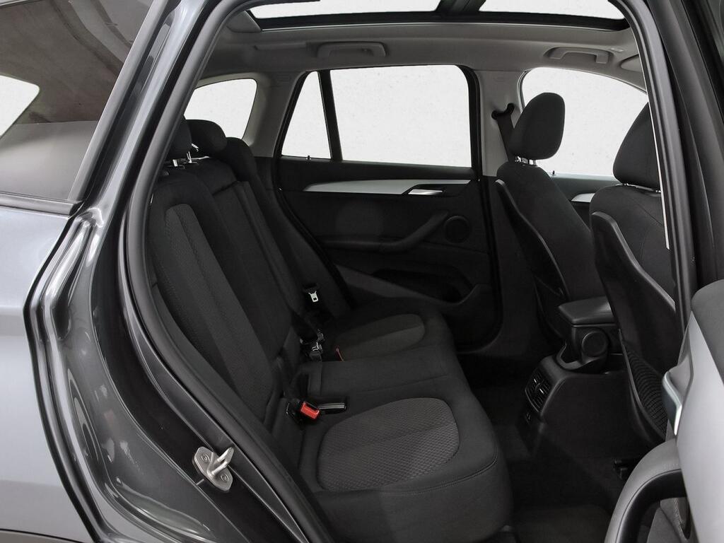 BMW X1 sDrive18i 8