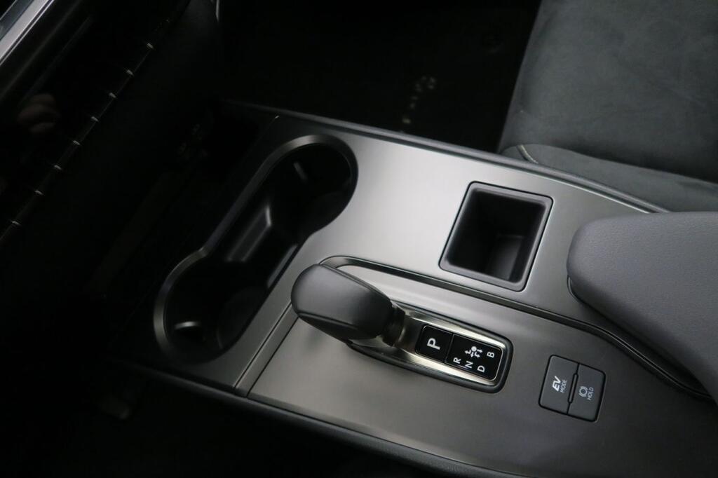 Lexus UX 300H PLUS 2.0 HYBRID 199 CV AUTO 5P 10