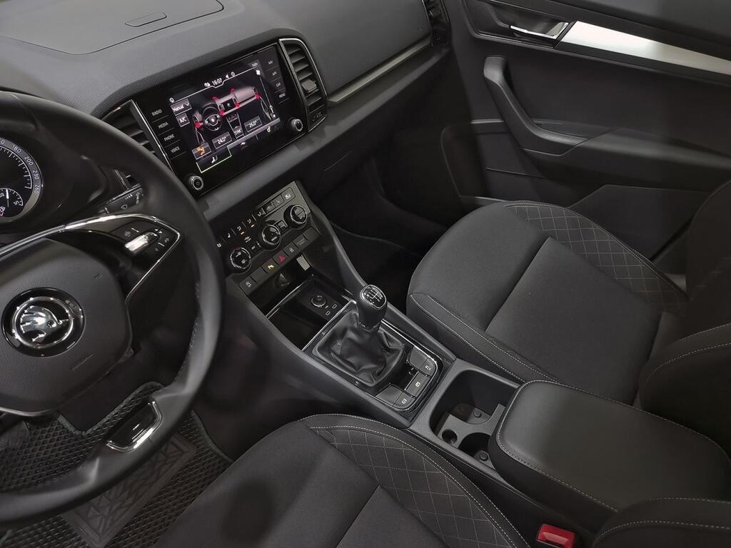 Skoda Karoq 1.0 TSI 81kW (110CV) Ambition 28