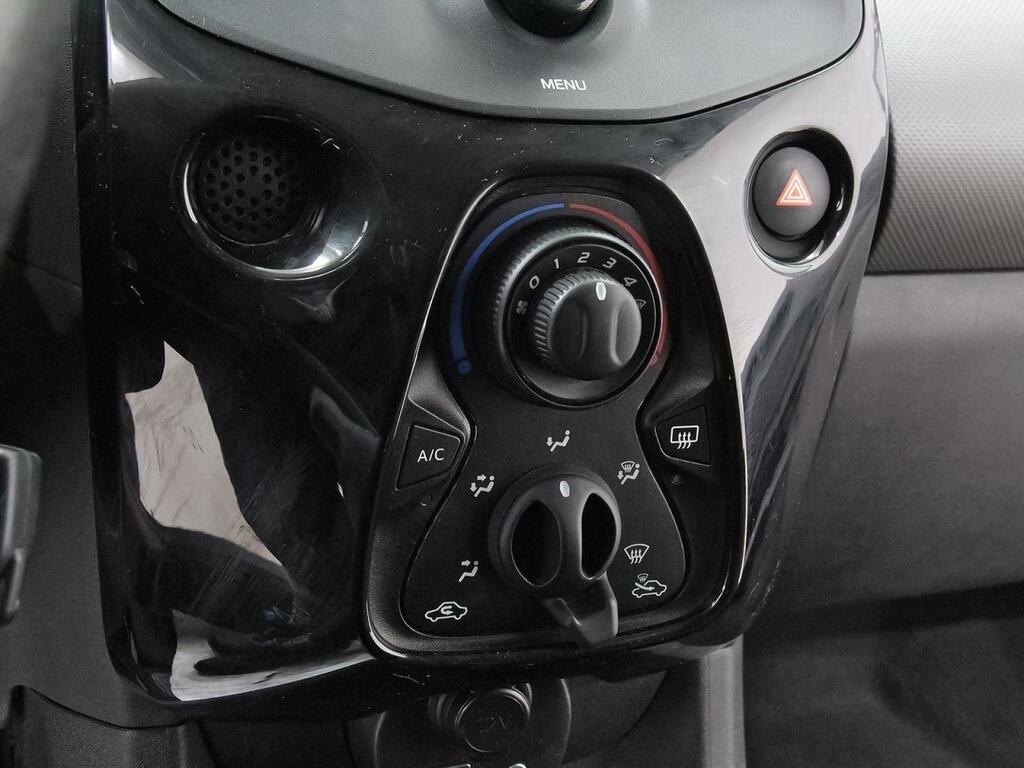 Peugeot 108 Active VTi 52kW (72CV) 23