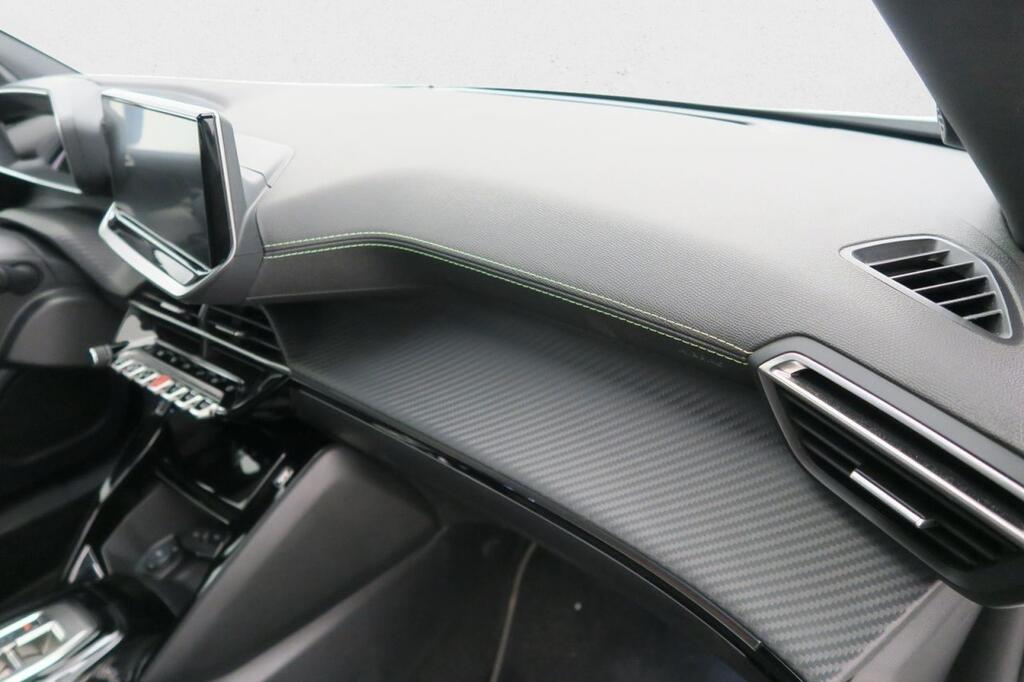 Peugeot 2008 GT Puretech 130 S&S EAT8 15