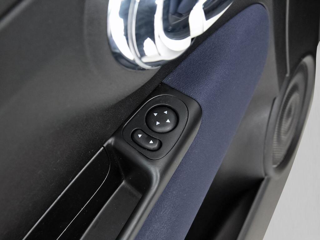 Fiat 500 Cult 1.0 Hybrid 51KW (70 CV) 13