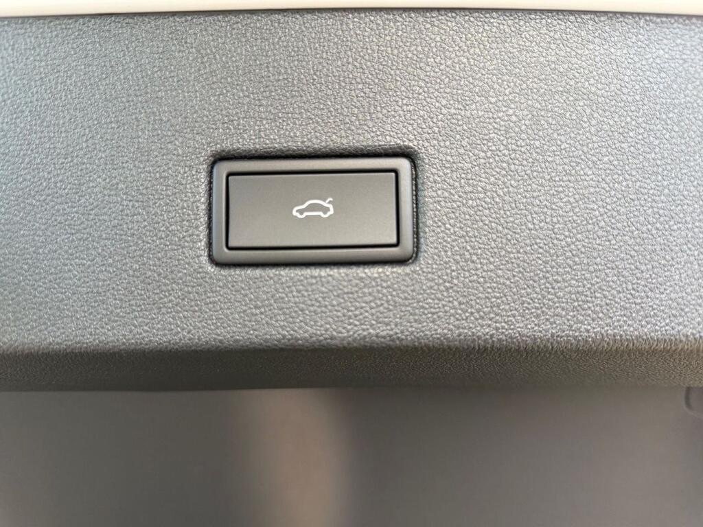 Volkswagen T-Roc R-Line 1.5 TSI 110kW (150CV) 7