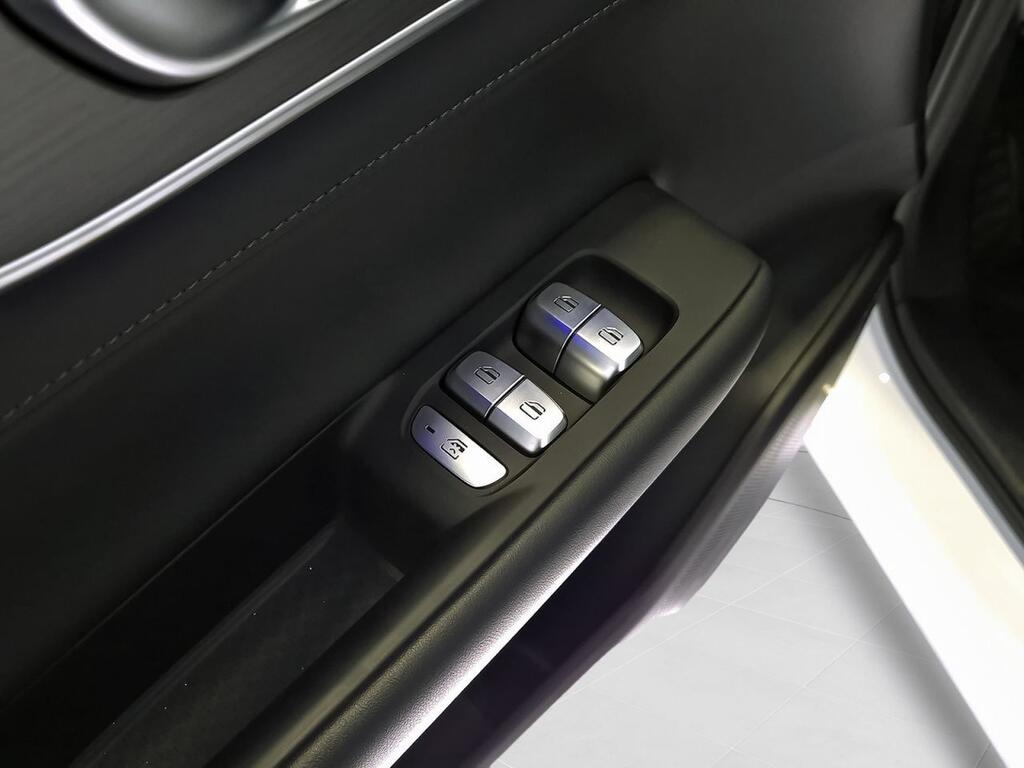 Ebro S800 1.5 TGDI PHEV Premium E-CVT 14