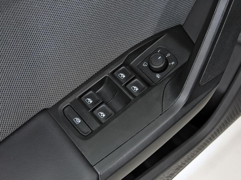 Seat Leon 1.5 TSI 85kW S&S Style 25 Aniversario 10