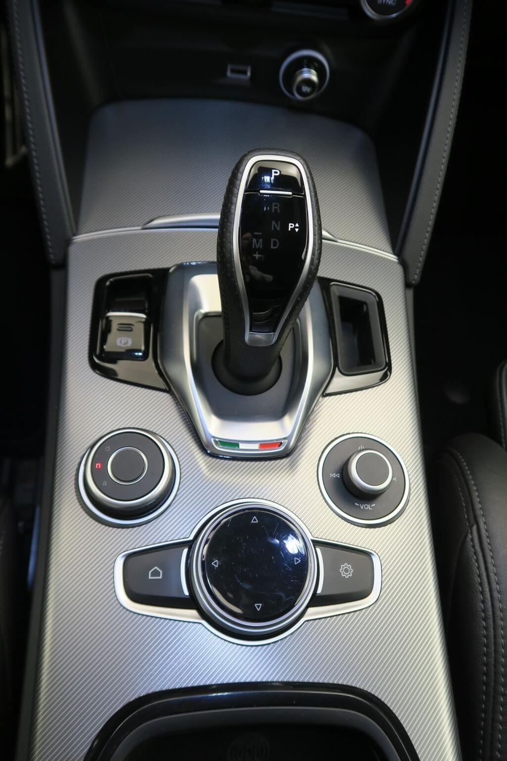 Alfa Romeo Stelvio VELOCE 2.2 TD TURBO 210 CV 4WD AUTO 5P 9