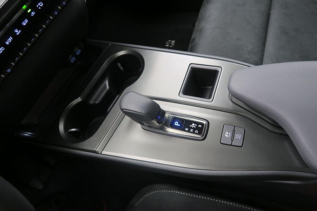 Lexus UX 300H PLUS 2.0 HYBRID 199 CV AUTO 5P 11