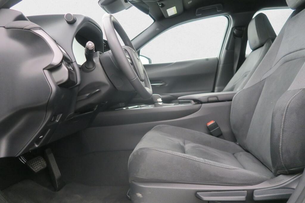 Lexus UX 300H PLUS 2.0 HYBRID 199 CV AUTO 5P 13