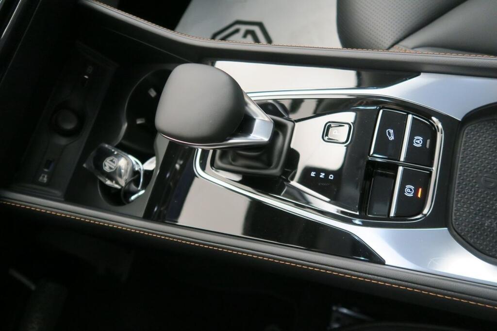 MG HS SUV 1.5 HEV EHS HYBRID+ 224 LUXURY 224 5P 9