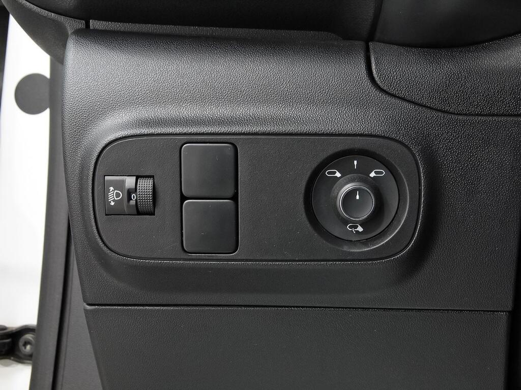 Citroën C3 PureTech 60KW (83CV) Shine 14