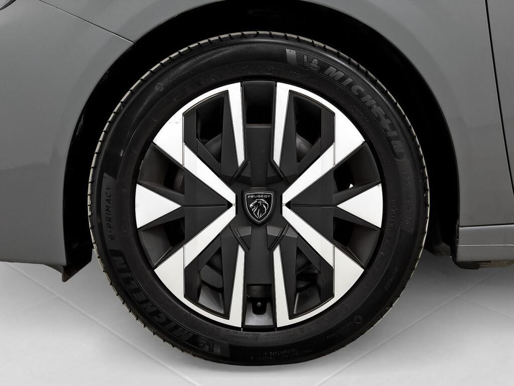 Peugeot 208 Active Puretech 100 11