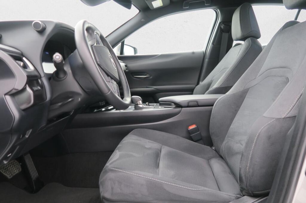 Lexus UX 300H PLUS 2.0 HYBRID 199 CV AUTO 5P 18
