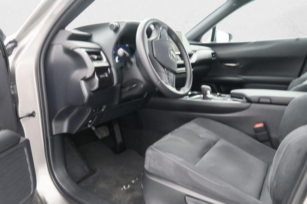 Lexus UX 300H PLUS 2.0 HYBRID 199 CV AUTO 5P 7