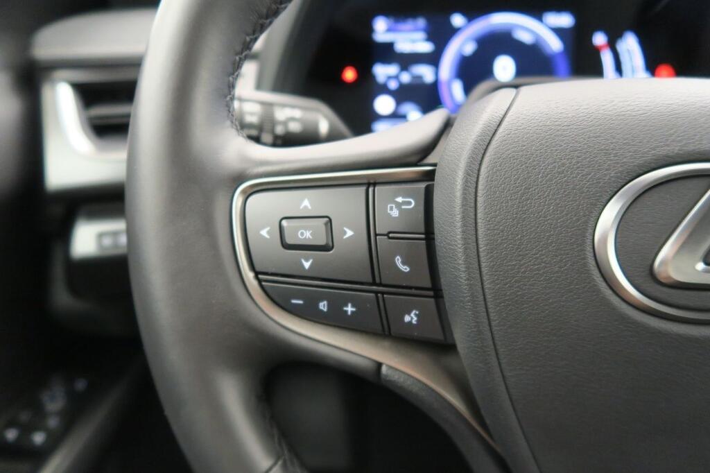 Lexus UX 300H PLUS 2.0 HYBRID 199 CV AUTO 5P 11