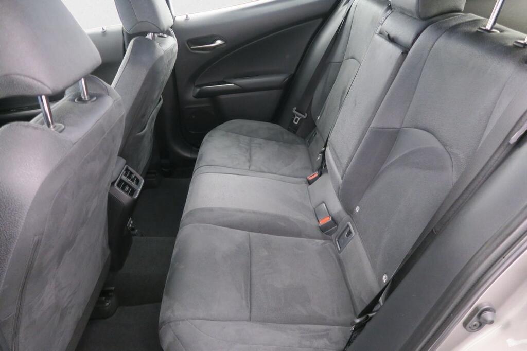 Lexus UX 300H PLUS 2.0 HYBRID 199 CV AUTO 5P 19