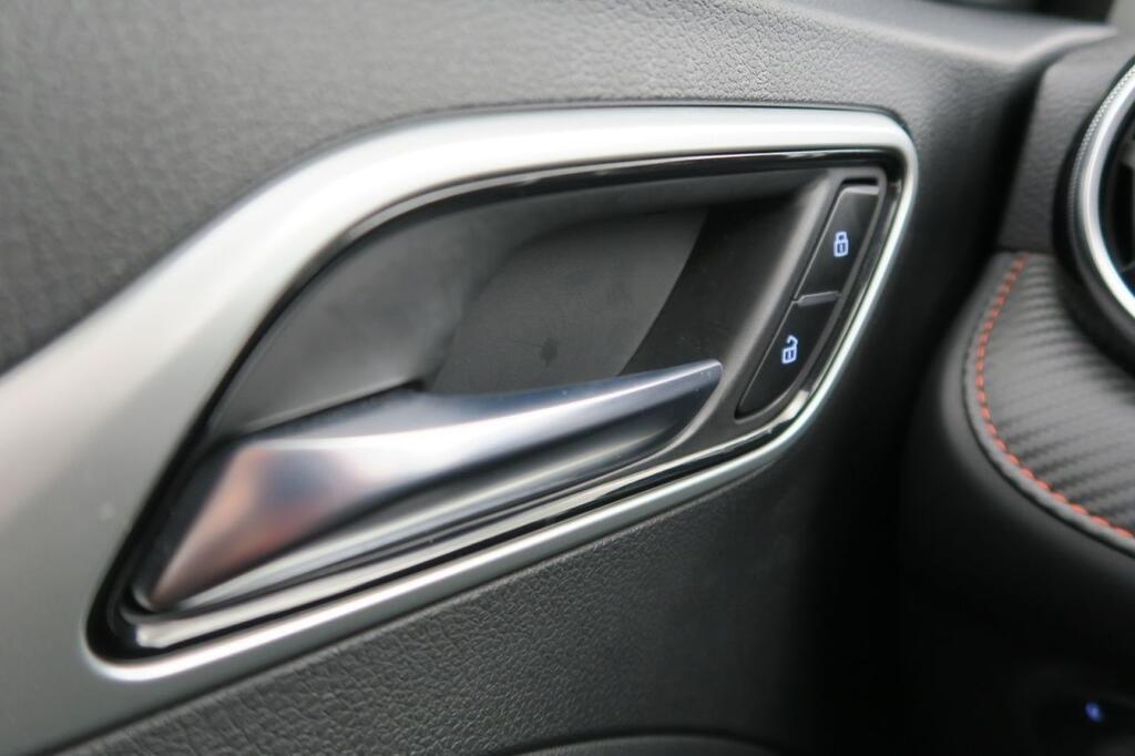 MG ZS SUV 1.5 LUXURY 106 5P 7