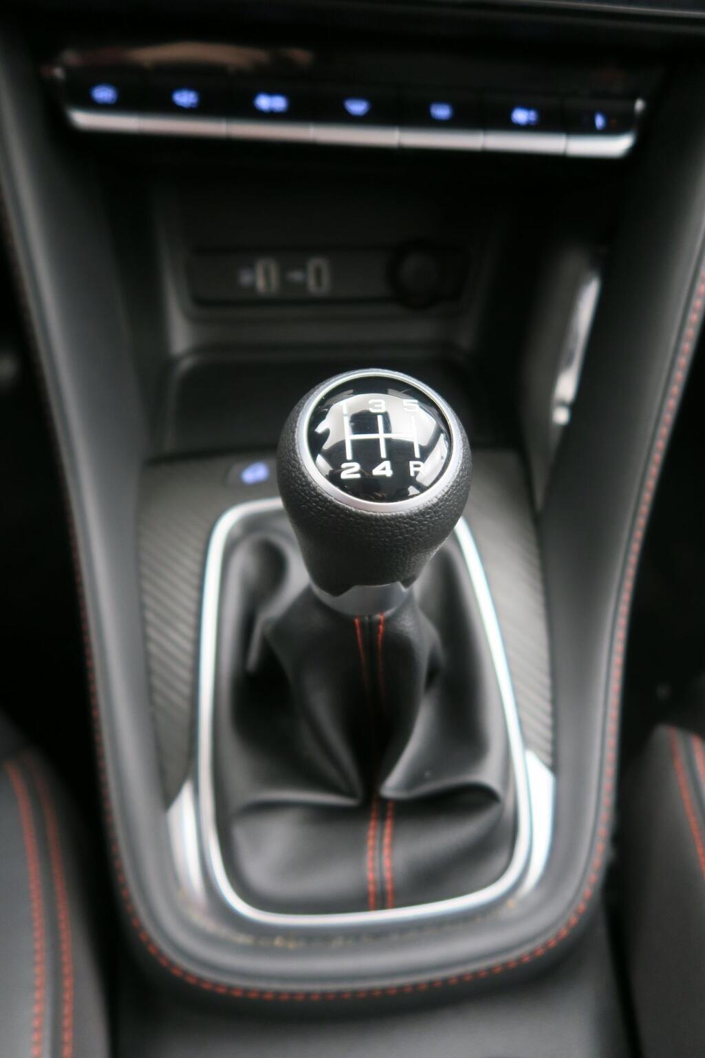 MG ZS SUV 1.5 LUXURY 106 5P 13