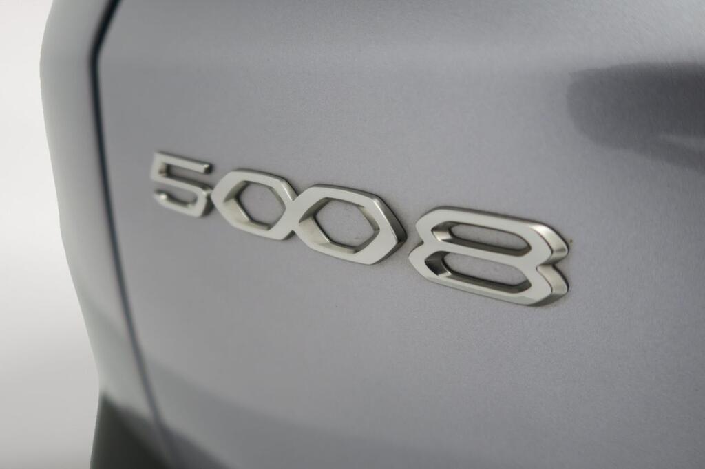 Peugeot 5008 ALLURE PACK 1.2 PURETECH 130 CV AUTO S&S 5P 7 PLAZAS 26