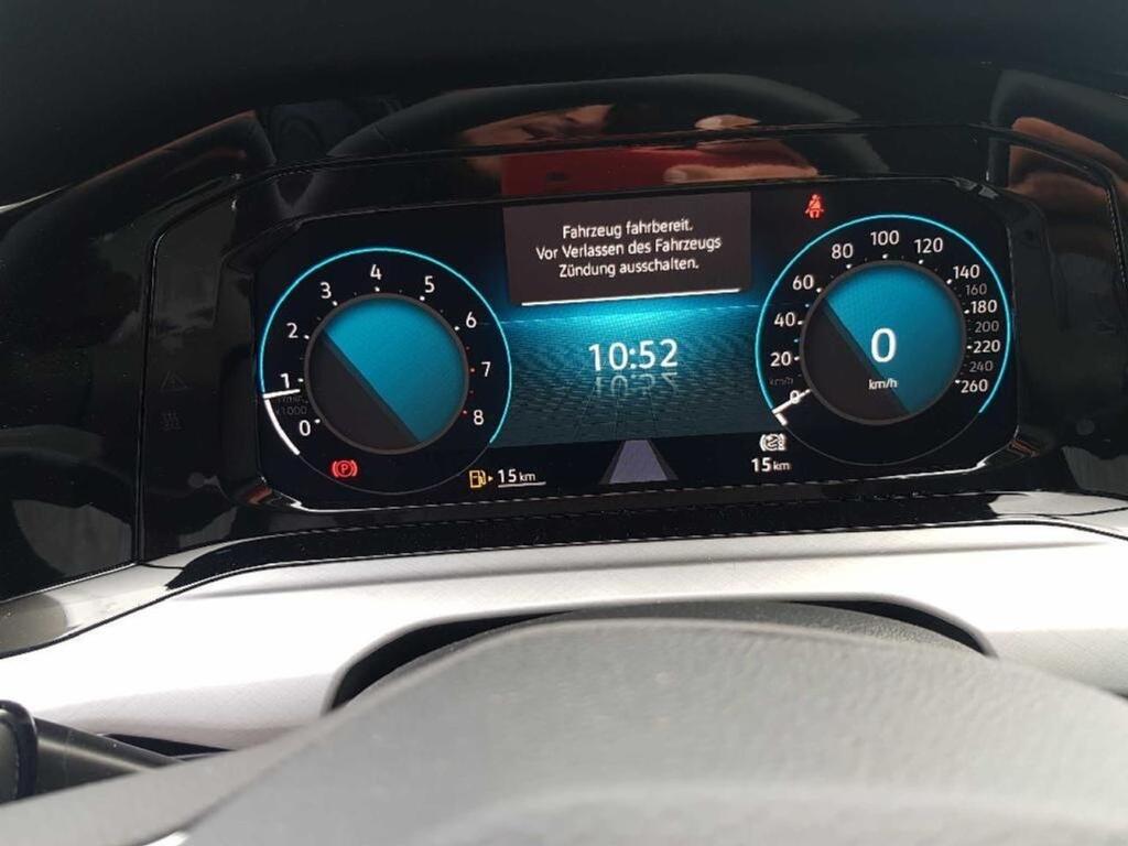 Volkswagen Golf VIII LIFE 1.5 TSI 130 CV 5P 9