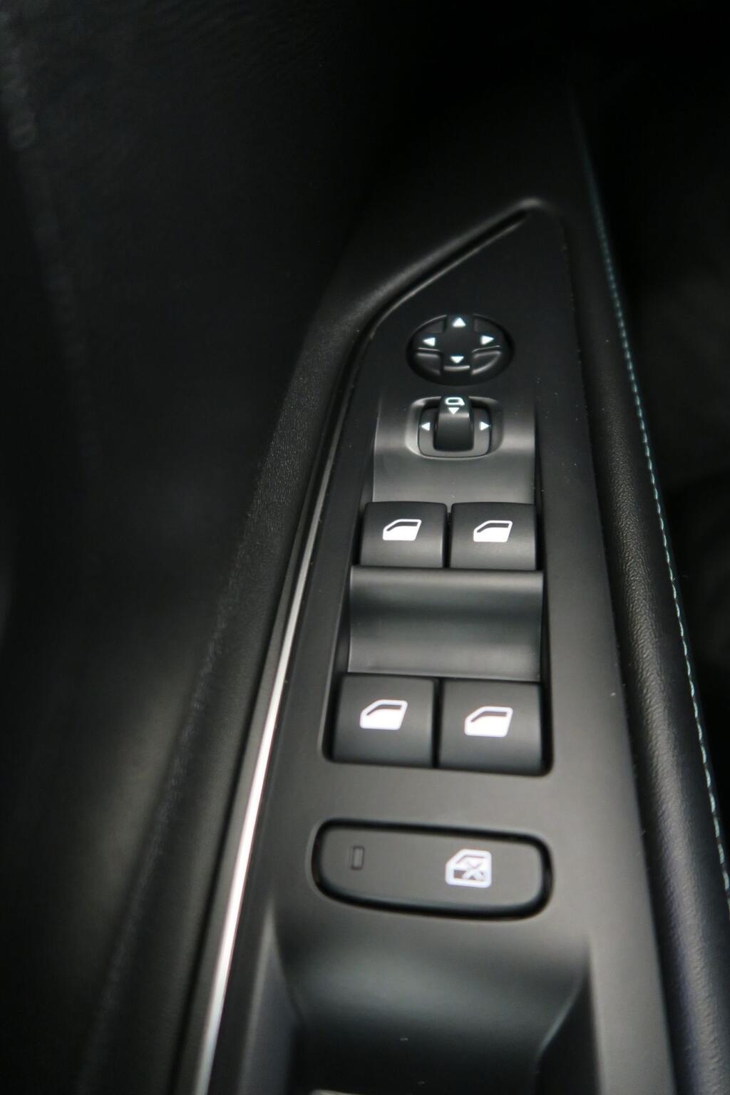 Peugeot 5008 ALLURE PACK 1.2 PURETECH 130 CV AUTO+ENGANCHE 5P 7 PLAZAS 9