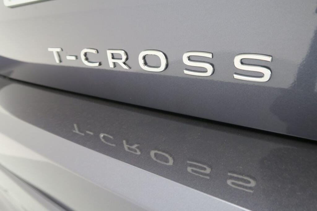 Volkswagen T-Cross SPORT R-LINE 1.0 TSI 110 CV 5P 23