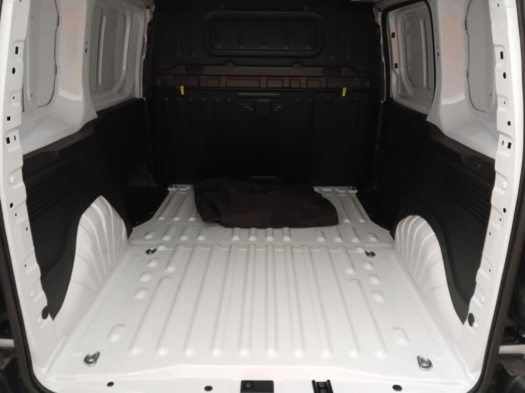 Peugeot Partner E-PARTNER FG STANDARD 800 KG BEV (100KW) 136CV 14