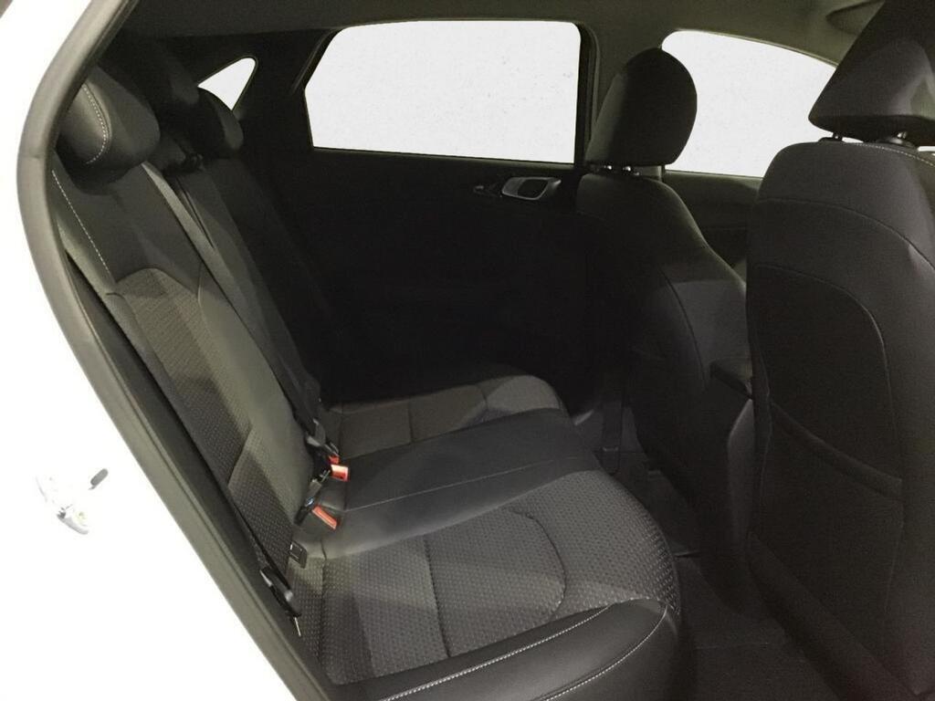 Kia Ceed 1.6 MHEV 100kW (136CV) Tech DCT 11