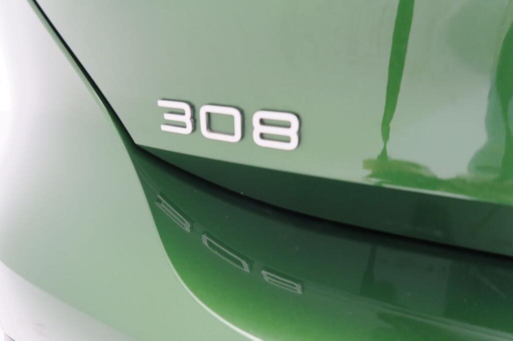 Peugeot 308 5P Active Hybrid 180 eEAT8 18