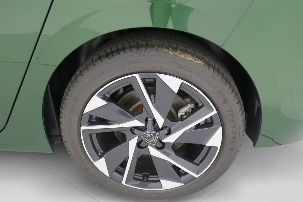 Peugeot 308 5P Active Hybrid 180 eEAT8 22