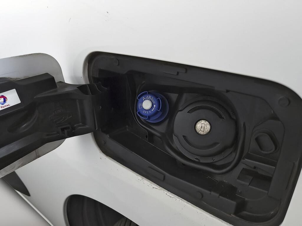 Peugeot Partner FURGON 1.5 BLUEHDI 100 PRO STANDARD 3P 600KG 26