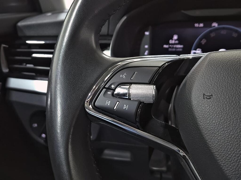 Skoda Kamiq 1.0 TSI 81kW (110CV) Ambition 14