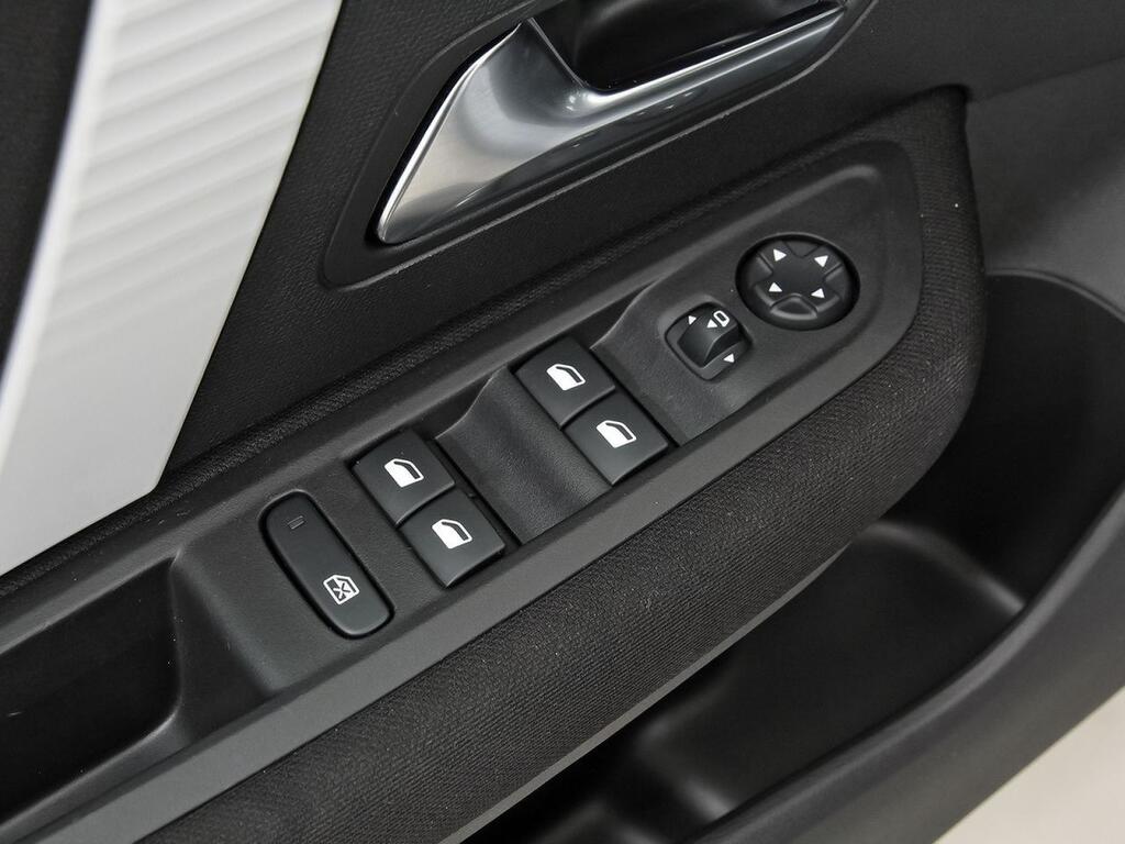 Citroën C4 Hybrid 145 ë-DCS6 Plus 12