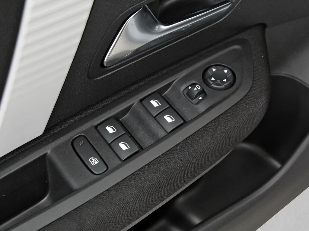 Citroën C4 Hybrid 145 ë-DCS6 Plus 13