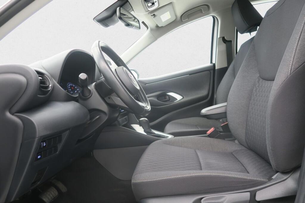 Toyota Yaris ACTIVE 1.5 VVT-I HYBRID TECH 116 CV 5P 19