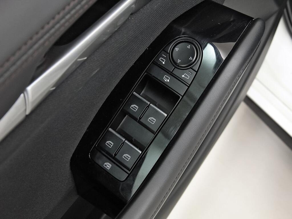 Mazda 3 2.5L E-SKY G MHEV 103kW Prime-line 12