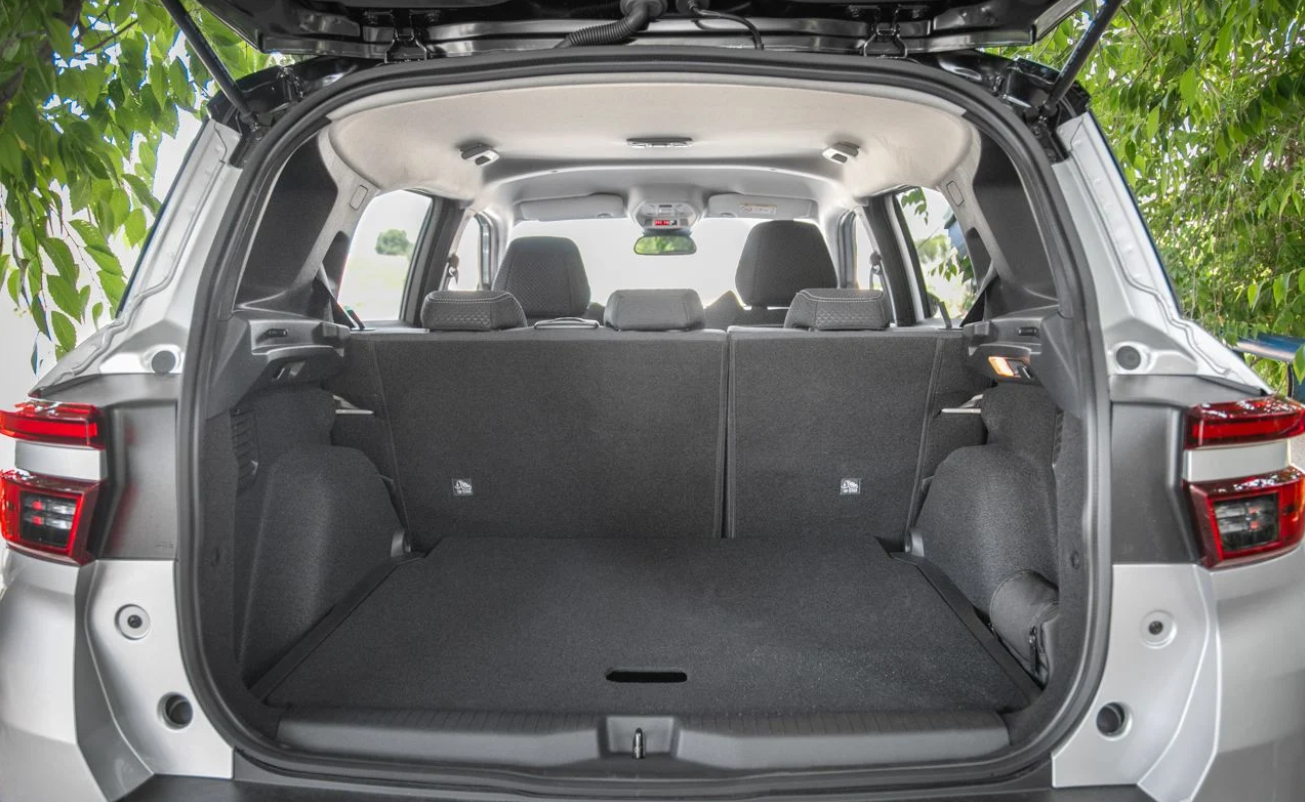 Opel Frontera interior