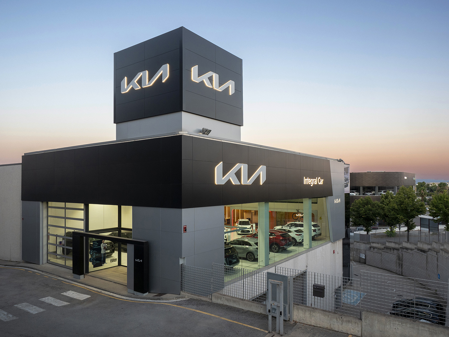 KIA YOMOVO INTEGRAL CAR - TERRASSA